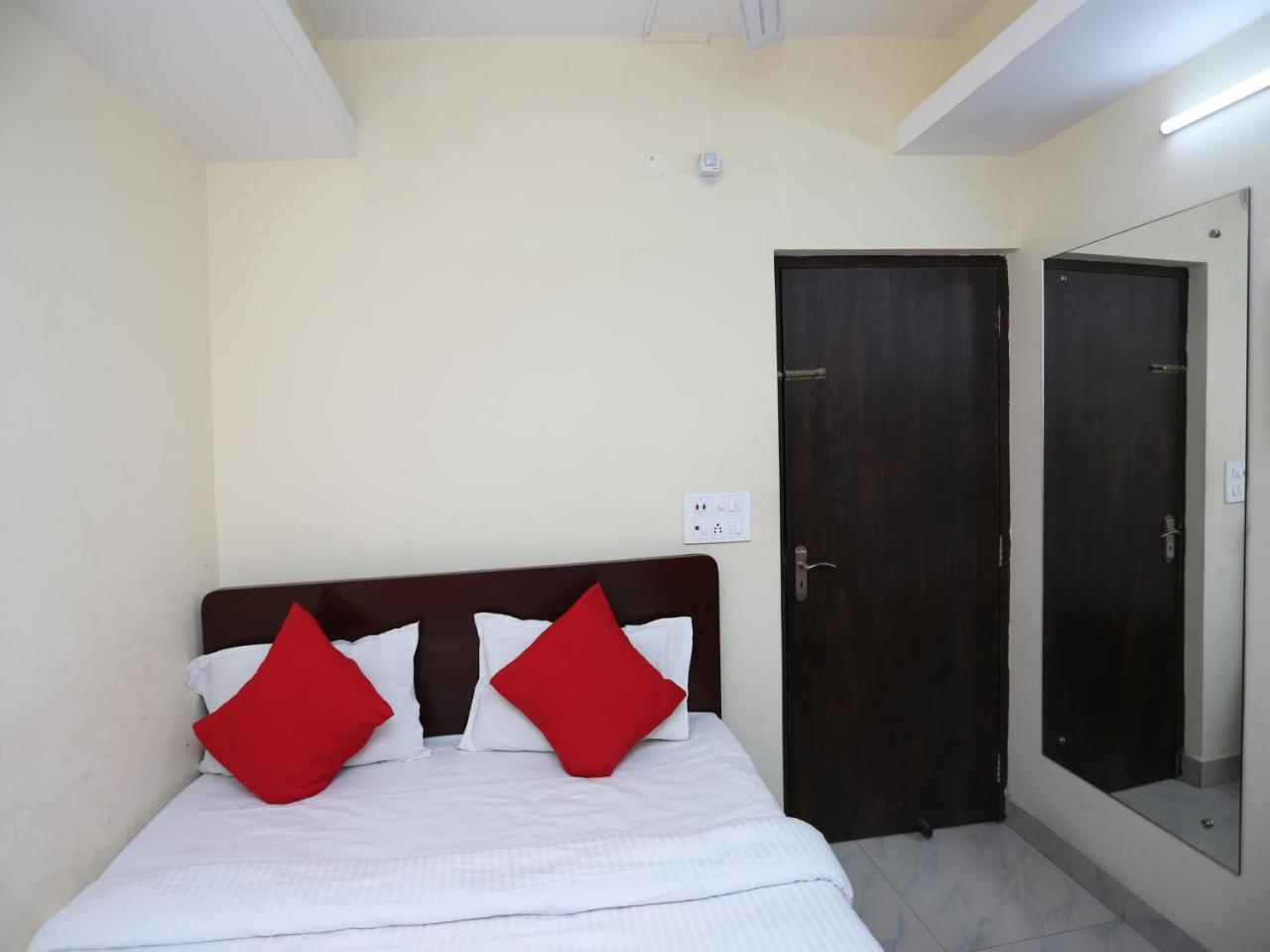 Oyo 24970 Hotel Galaxy Inn Durgāpur Exteriör bild